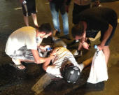 بالصور: إصابة خطيرة لسائق دراجة نارية بحادث طرق مروّع في مفرق هولتس بيافا 